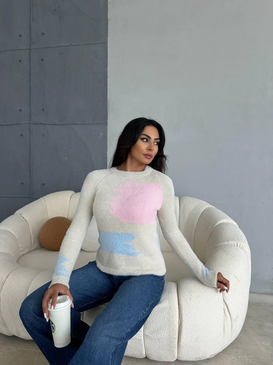 Bıyıklı triko kazak beyaz