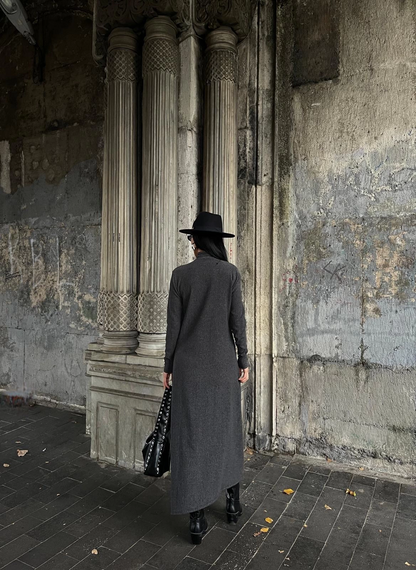 Boğazlı kalın bürümcük uzun elbise siyah