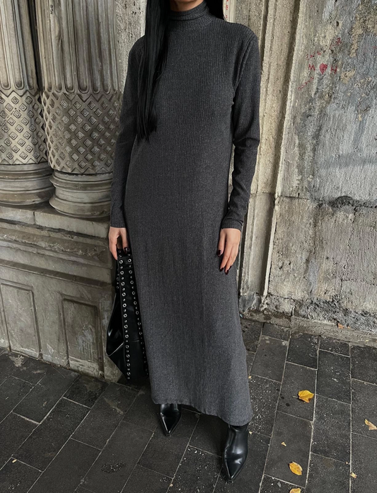 Boğazlı kalın bürümcük uzun elbise siyah