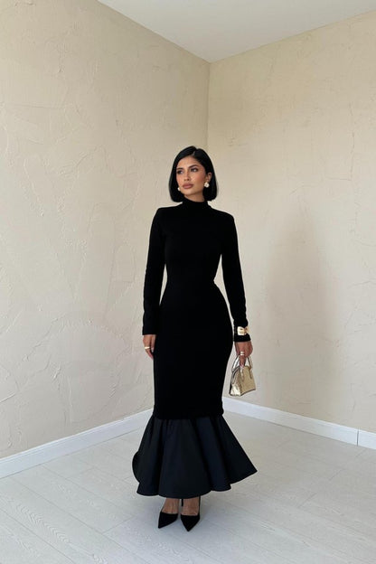 Siyah Eteği Garnili Triko Elbise