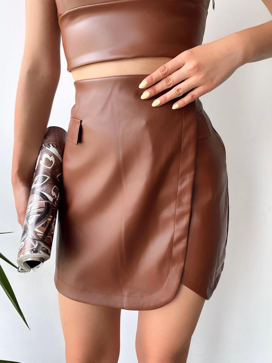 Cep detaylı oval kapaklı deri etek kahve h240048