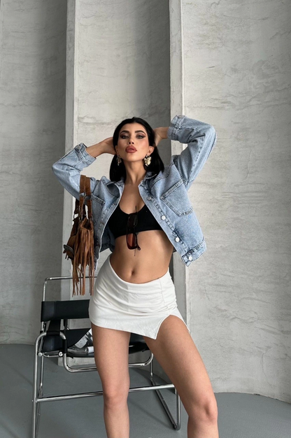 Çift cepli kol katlamalı kar yıkama crop kot ceket mavi d2000