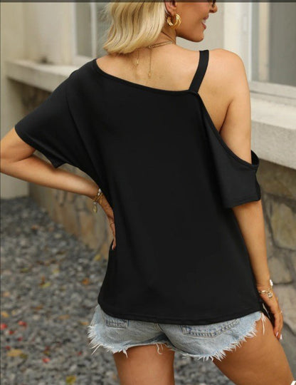 Kadın Tek Omuzu Açık Toka Detaylı Viskon Bluz