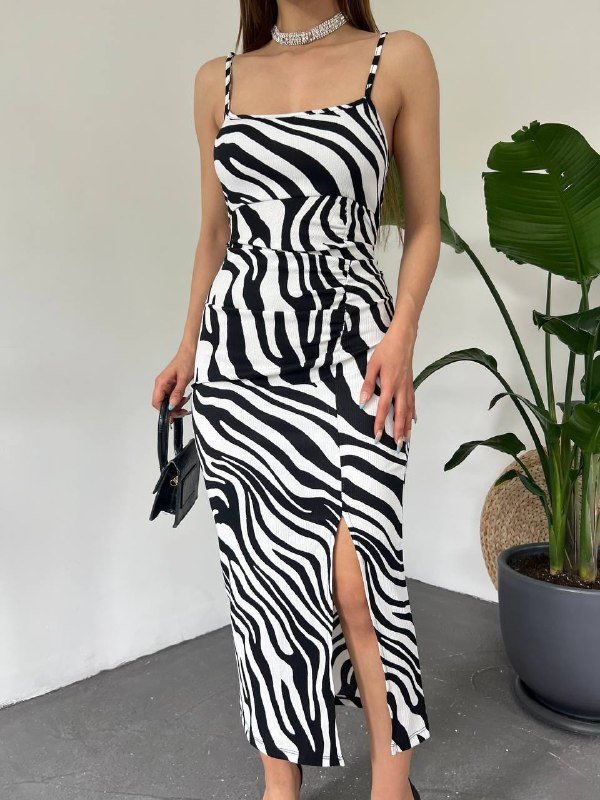 Kadın Zebra Baskılı Omuz Askılı Sırt Dekolteli Yırtmaç Detay Elbise