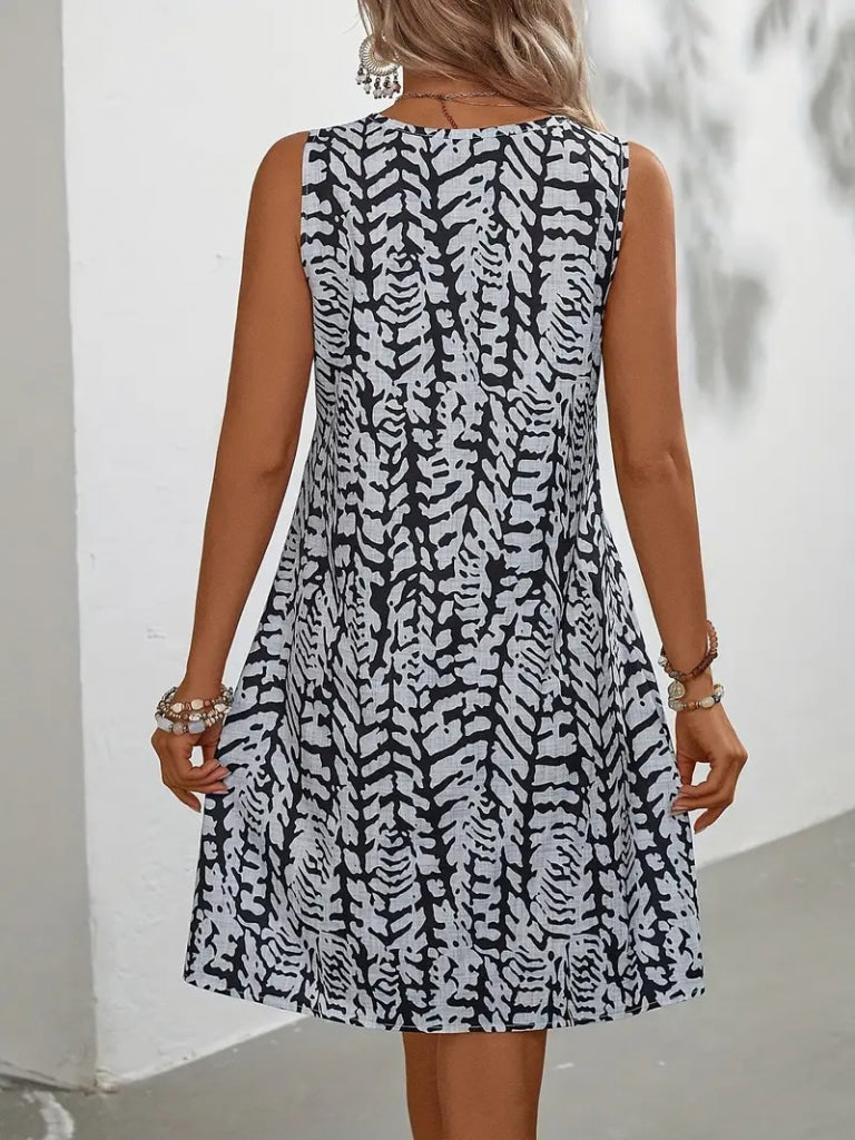 Kadın Sıfır Kol Yakadan Halka Detaylı Desenli Kısa Bürümcük Elbise