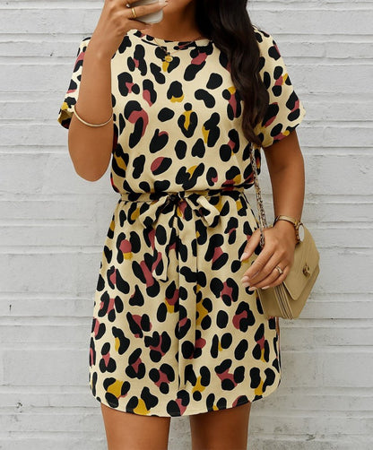 Kadın Kısa Kollu Yuvarlak Yaka Beli Kuşaklı Geometrik Desenli Süprem Elbise