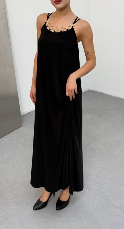 Kadın Omuz Askılı Kuş Gözü Zincir Detay Sandy Kumaş Maxi Boy Elbise