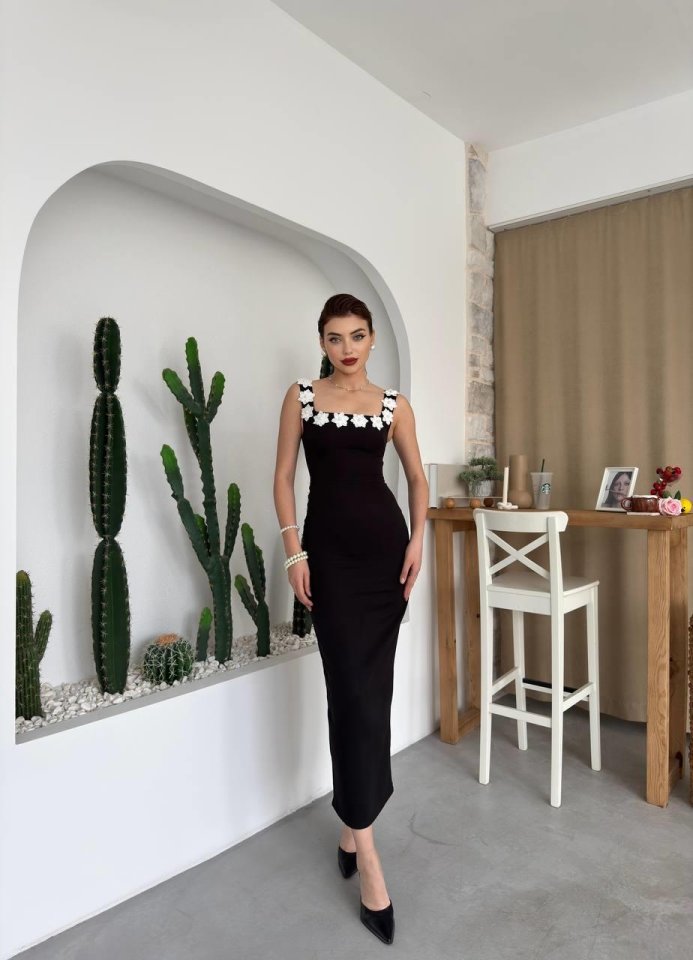 Mıng Çiçek Detaylı Elbise