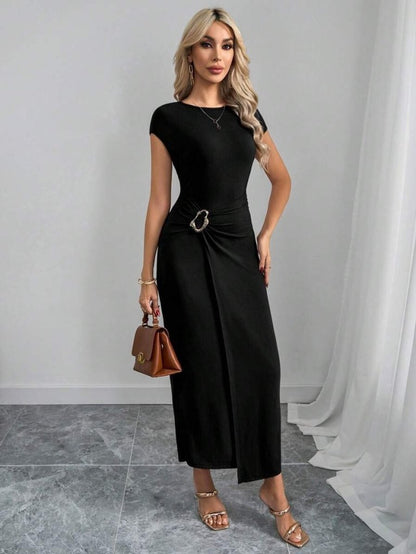 Kadın Yarım Ay Kollu Yuvarlak Yaka önünde Toka Detaylı Modal Maxi Elbise