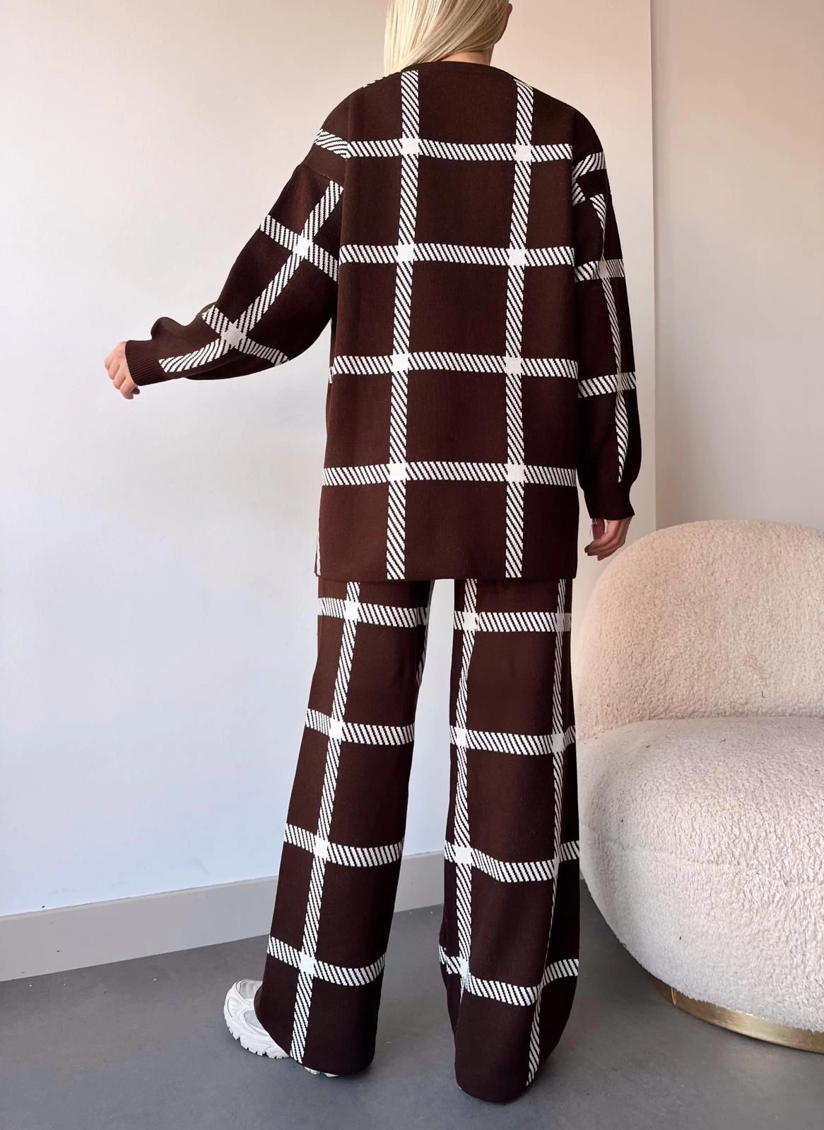 Ekoseli triko takım kahvebeyaz