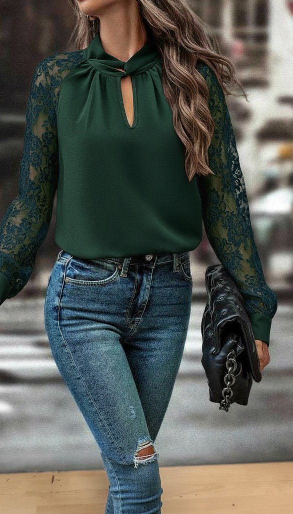 Kadın Uzun Kollu Göğüs Pencere Detay Yaka Boğazlı Kolları Tüllü Sandy Bluz