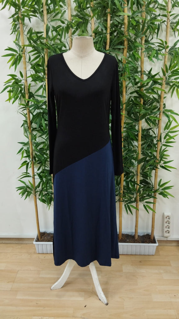 Kadın Uzun Kollu V Yakalı Blok Desenli Viskon Elbise