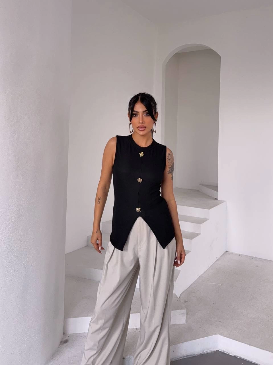 Kadın siyah bisiklet yaka gold düğmeli ottoman bluz s2310