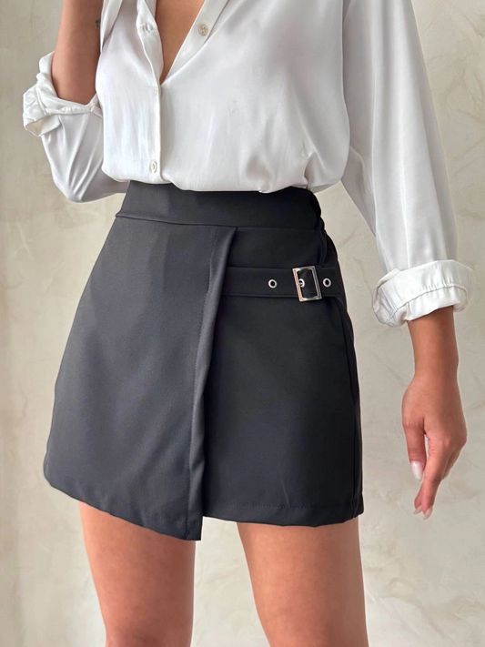 Kadın tokalı şort etek siyah s25449