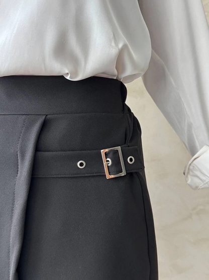 Kadın tokalı şort etek siyah s25449