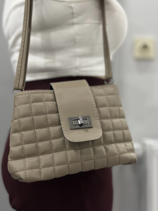 Kapaklı kapitone vizon cilt çanta