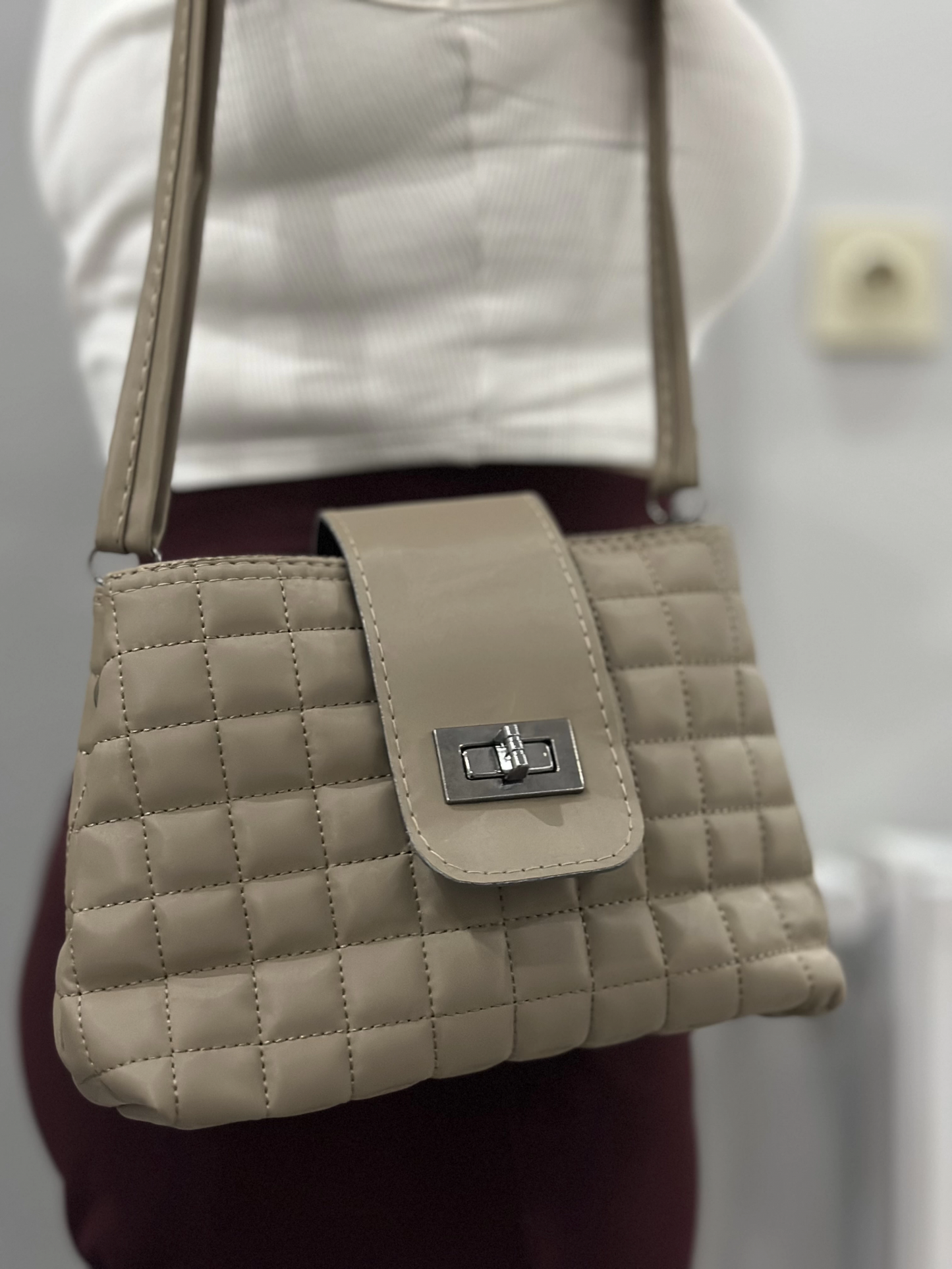 Kapaklı kapitone vizon cilt çanta