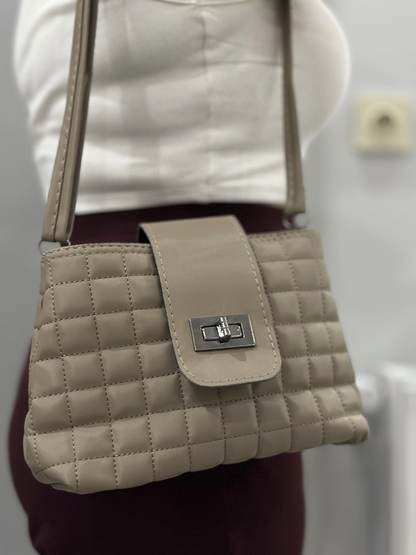 Kapaklı kapitone vizon cilt çanta