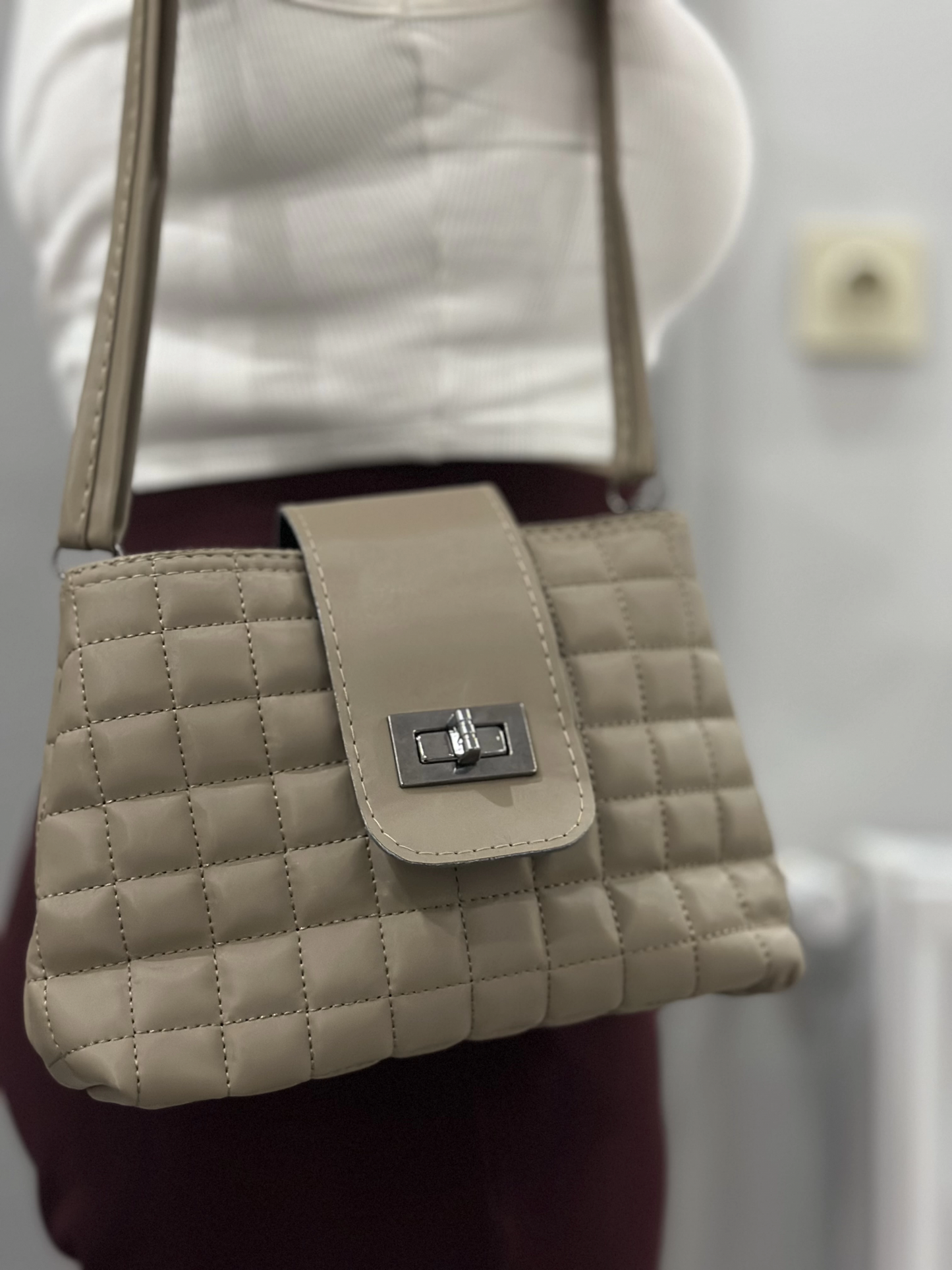 Kapaklı kapitone vizon cilt çanta