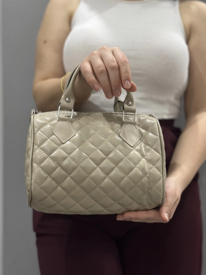 Kapaksız kapitone bej cilt çanta