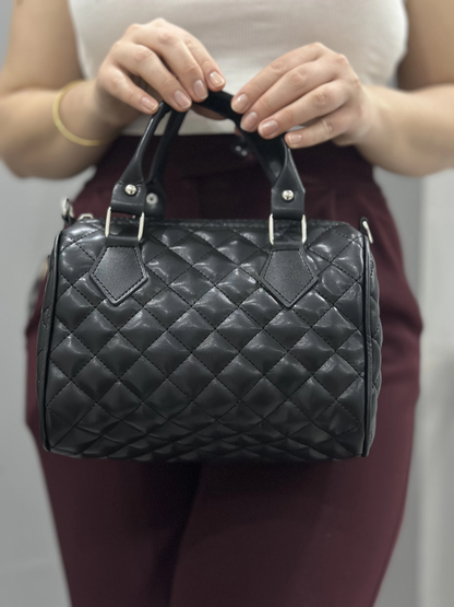 Kapaksız kapitone siyah cilt çanta