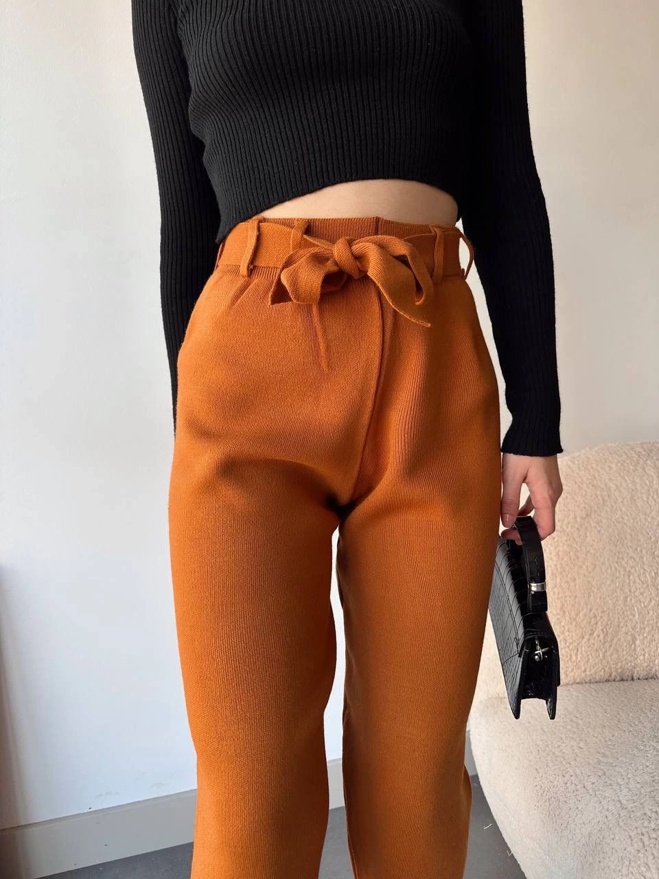 Kendinden kemerli triko pantolon camel