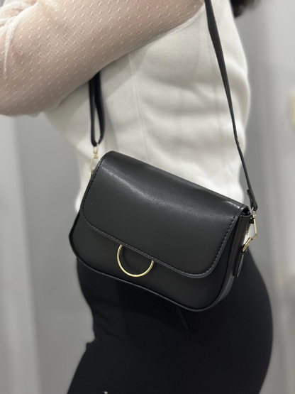 Siyah cilt mossi çanta