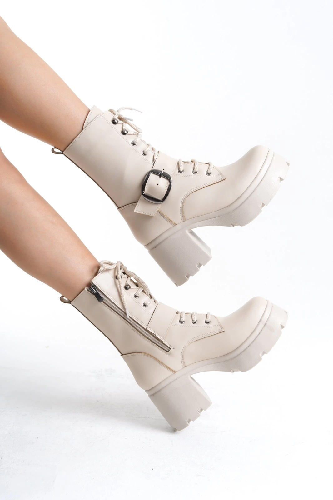 Linma Bej Cilt Bağcıklı Topuklu Bot