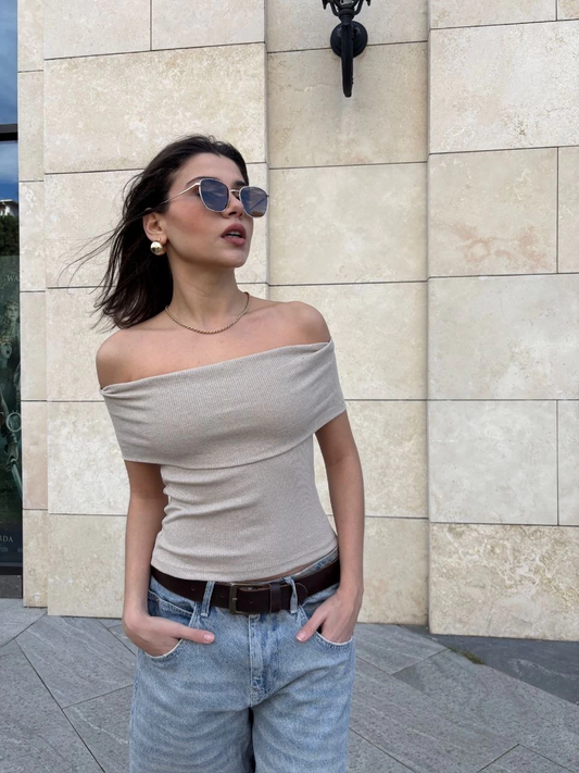 Madonna yaka sıfır kol bluz