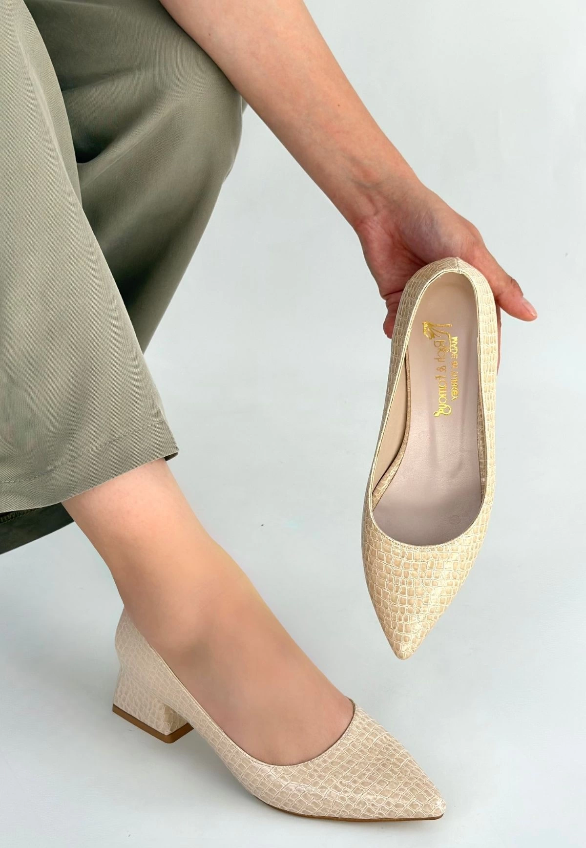 Meort Bej Rugan Topuklu Ayakkabı