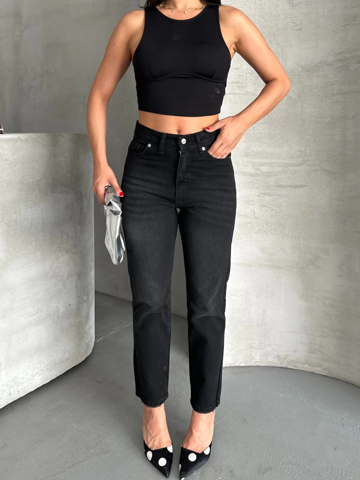 Mom fit enzim bıyıklı taş yıkama jeans pantolon siyah d2006