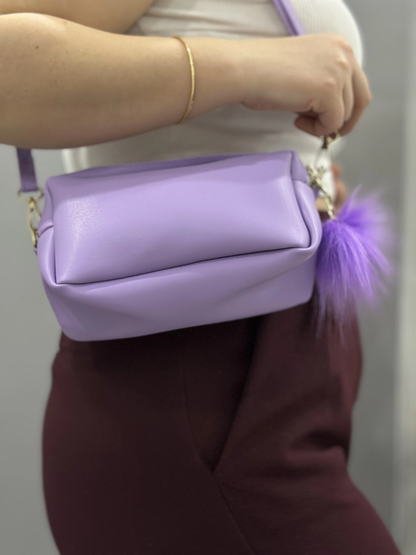 Ponpon mor cilt çanta