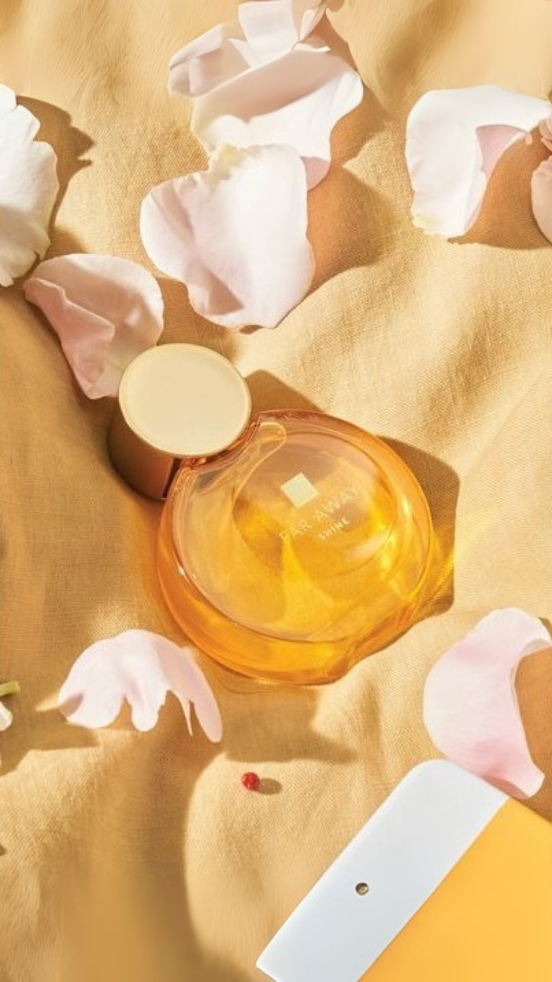 Kadın Parfüm Far Away Shine - Işıltılı ve Parlak EDP Esans