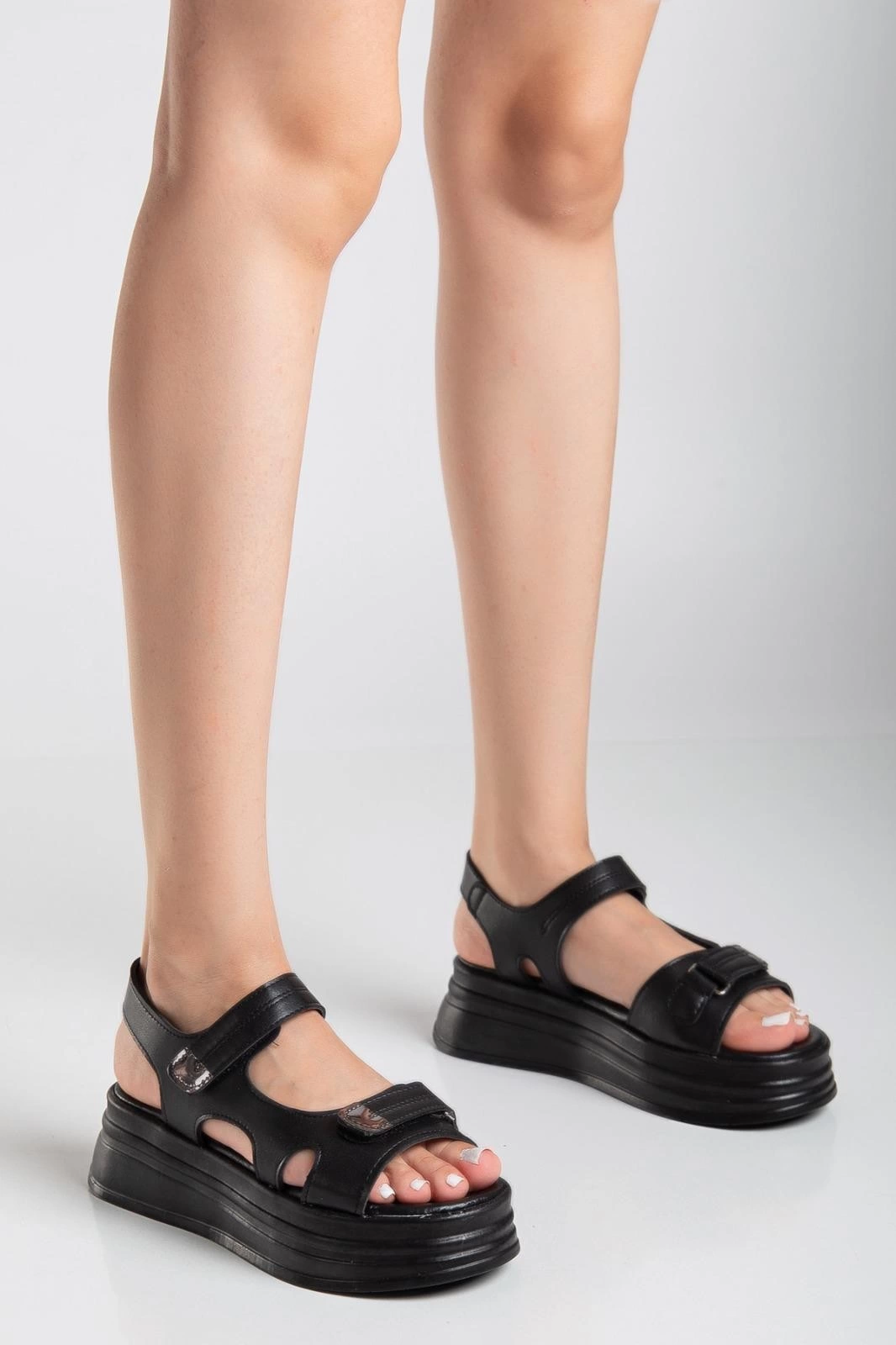 Saide Siyah Cilt Cırt Cırtlı Sandalet