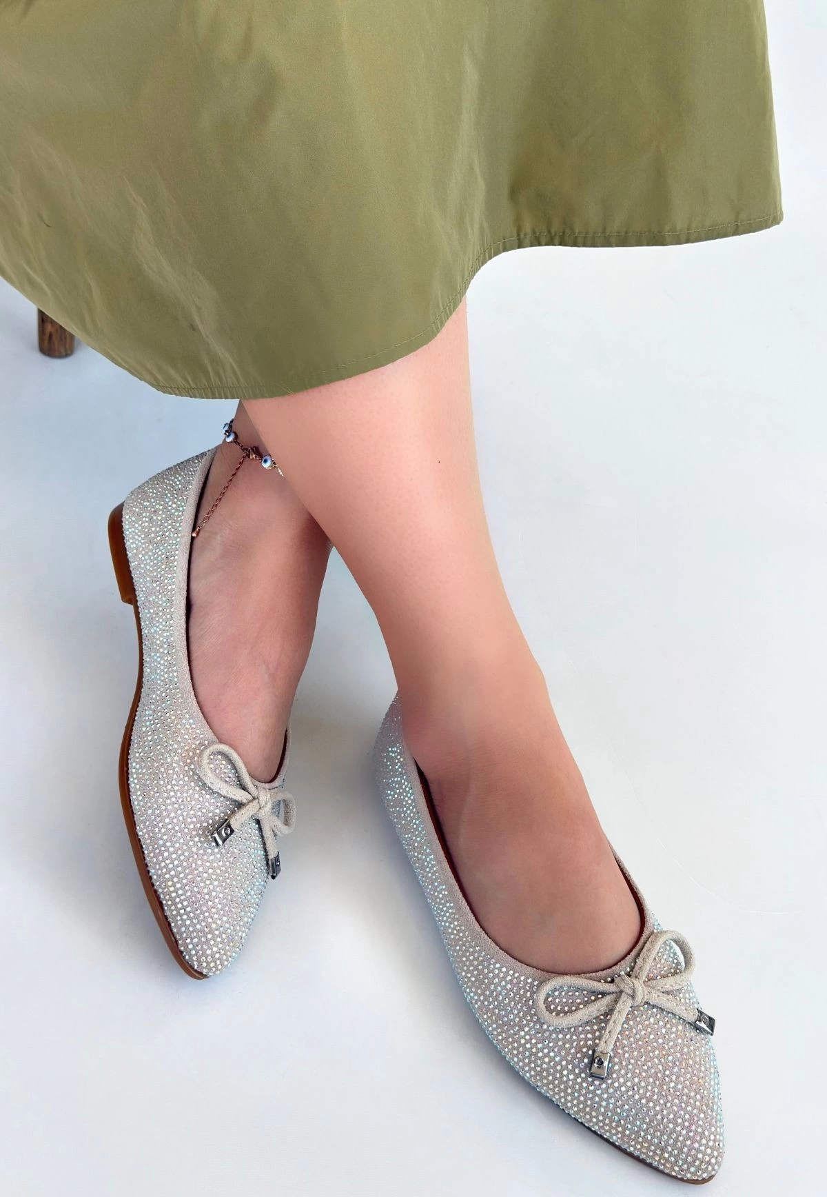 Sarra Bej Saten İşlemeli Babet Ayakkabı