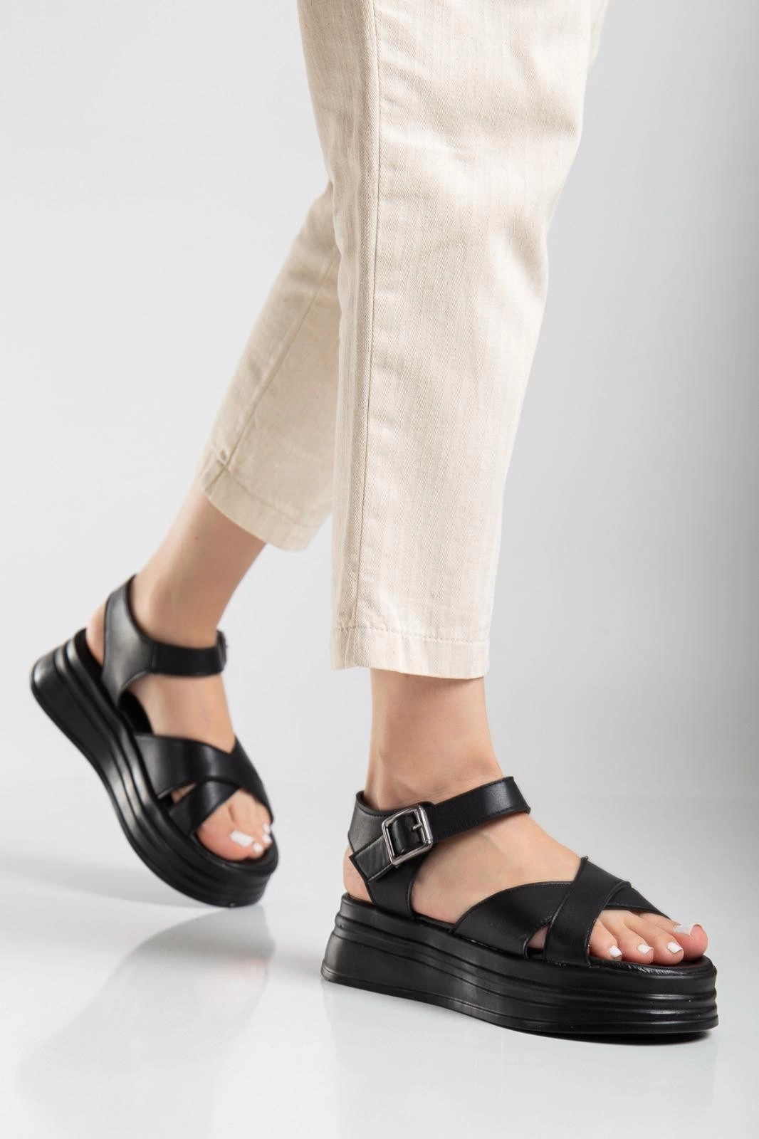 Sibna Siyah Cilt Kemerli Sandalet