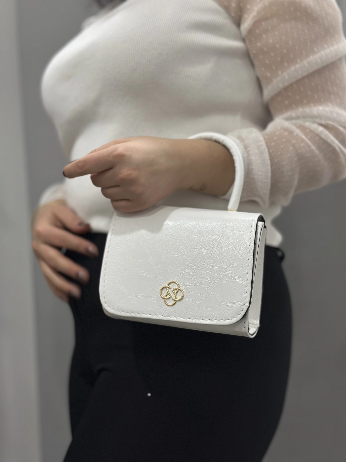 Beyaz cilt krash çanta