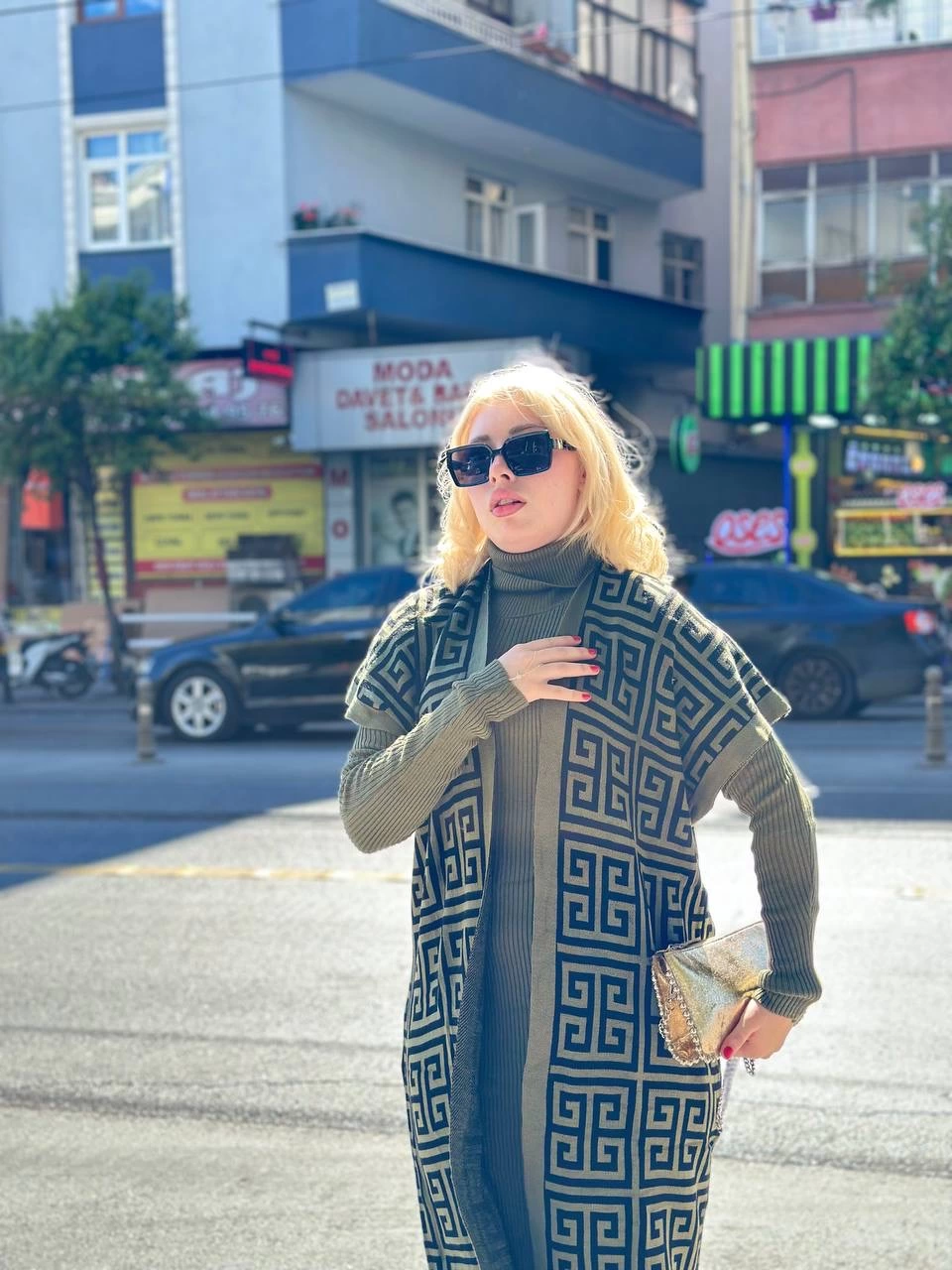 Siyah çizgi desenli elbiseli hırka triko takım haki