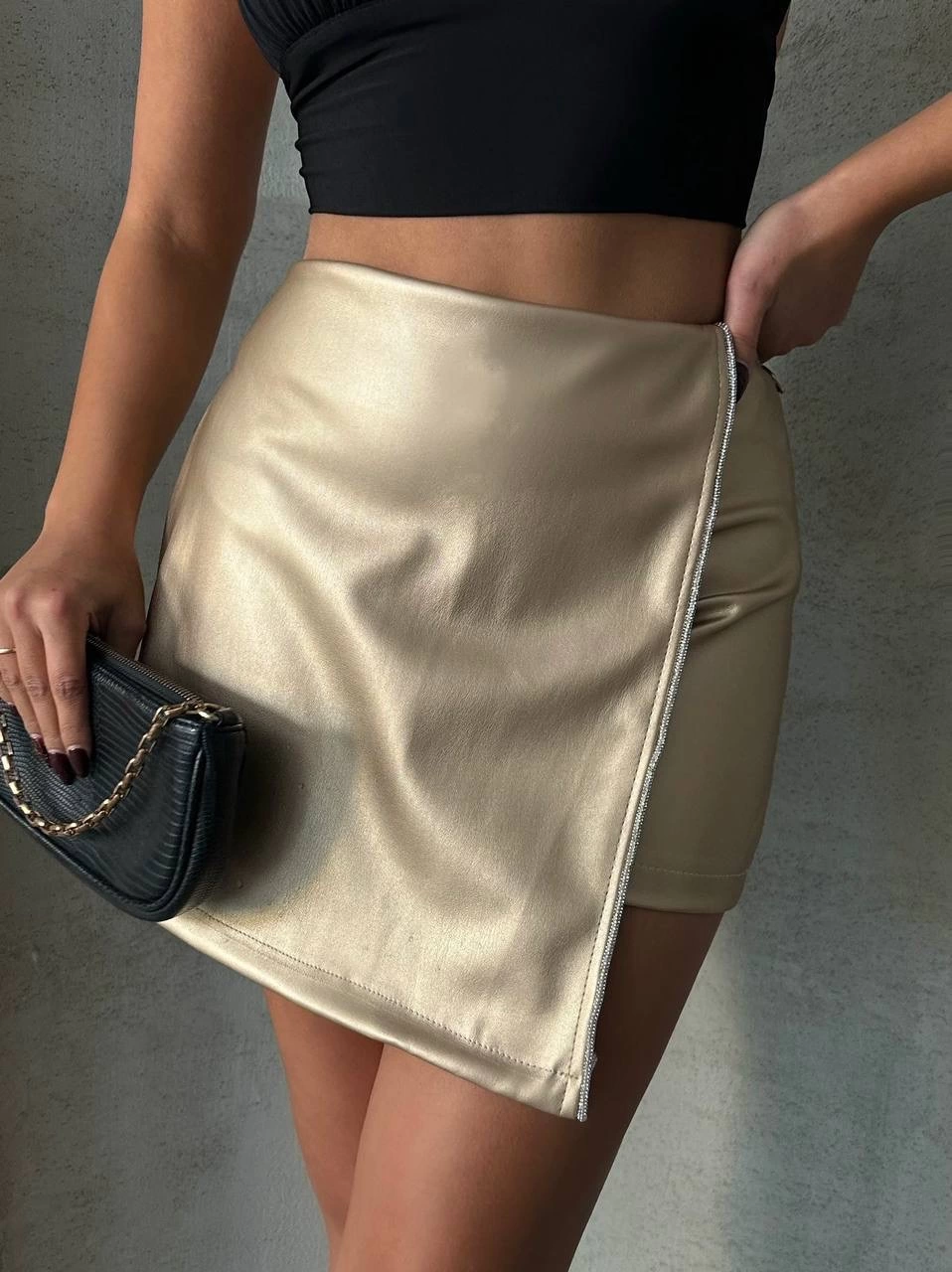 Taşlı şort etek deri gold h240018