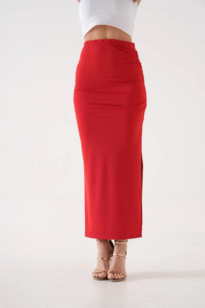 Uzun yırtmaçlı ince kumaş etek kırmızı