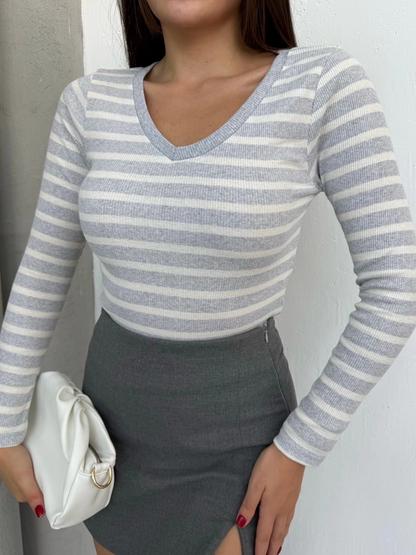 V yaka çizgili bluz gri A3699