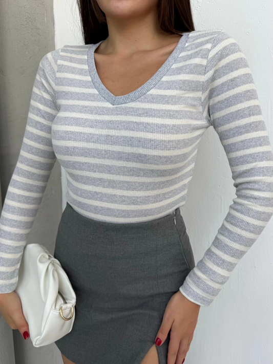 V yaka çizgili bluz gri A3699