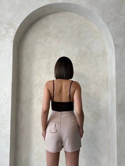 Valonlu fırfırlı şort bej s24683