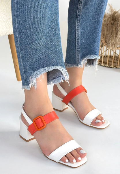 Year Beyaz Cilt Turuncu Detaylı Beyaz Topuklu Ayakkabı