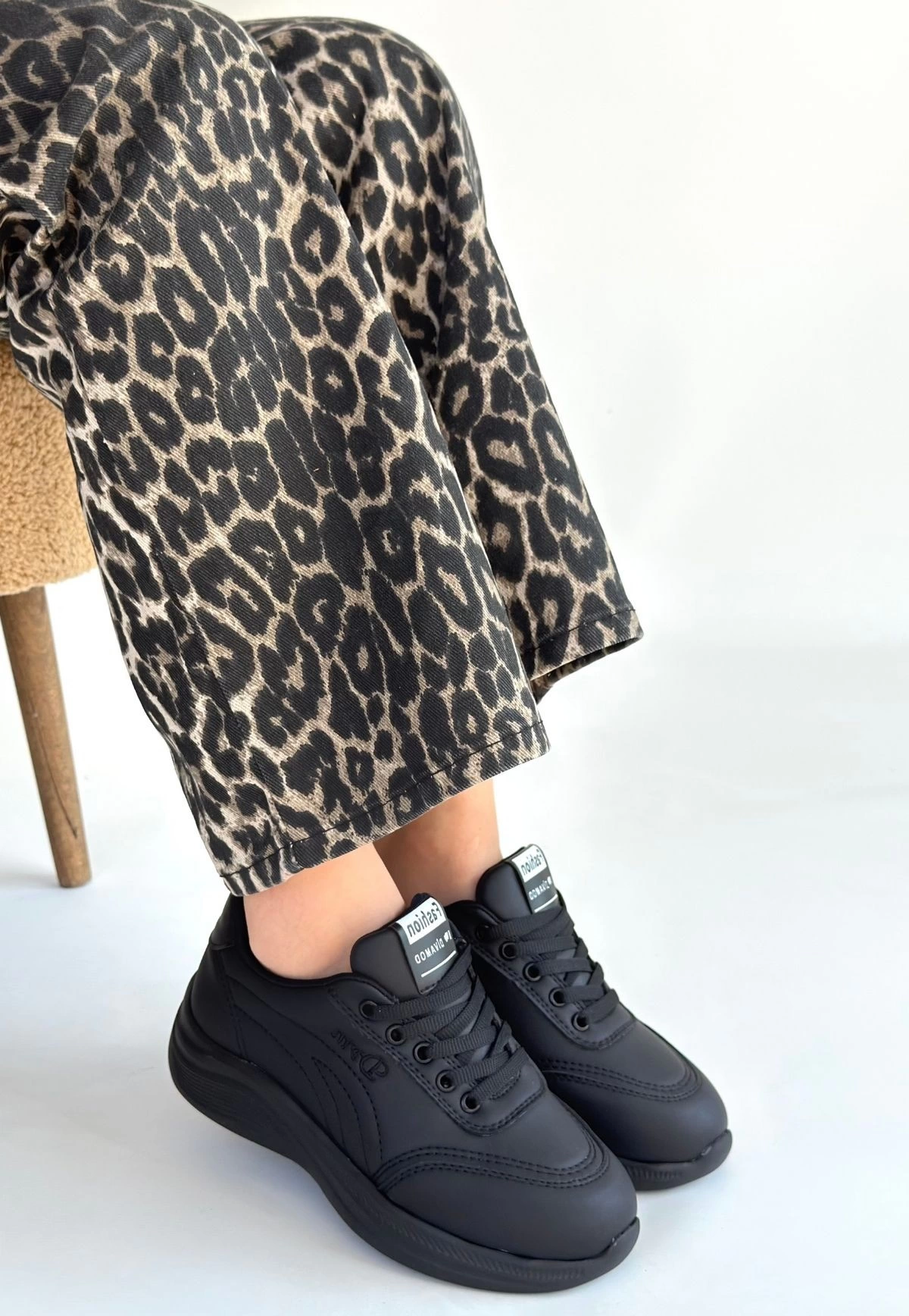 Yejja Siyah Cilt Bağcıklı Spor Ayakkabı