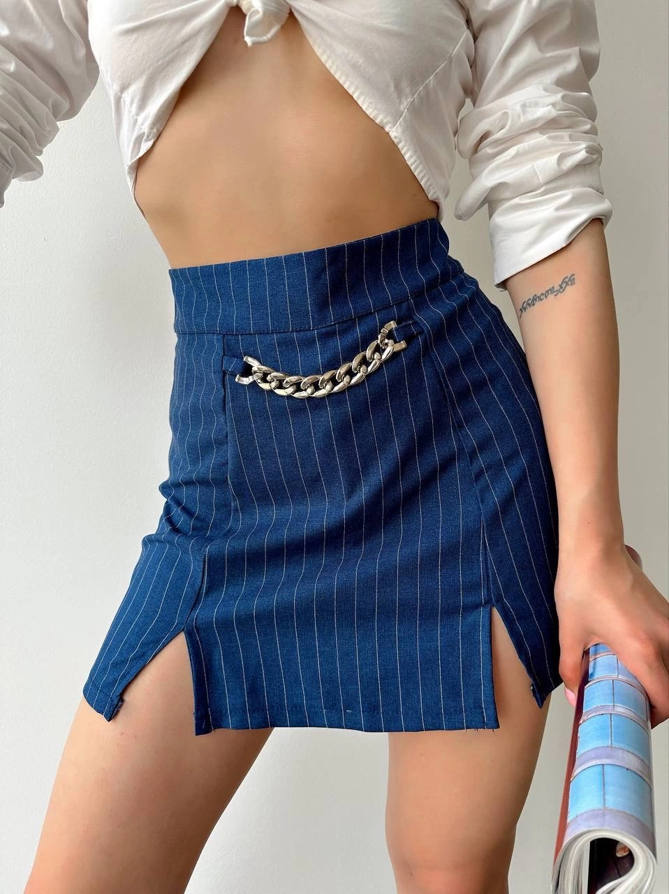 Zincir detaylı çizgili şort etek